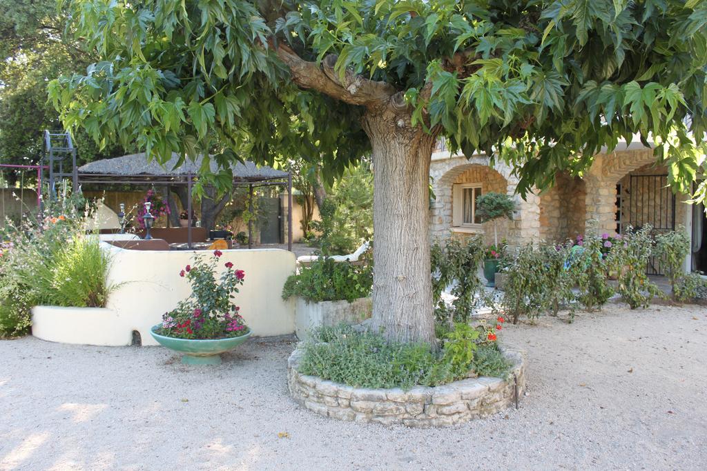 Gites Maisons De Vacances Domaine La Chamade Carpentras Room photo
