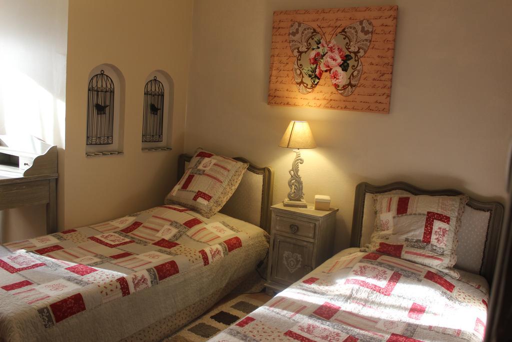 Gites Maisons De Vacances Domaine La Chamade Carpentras Room photo