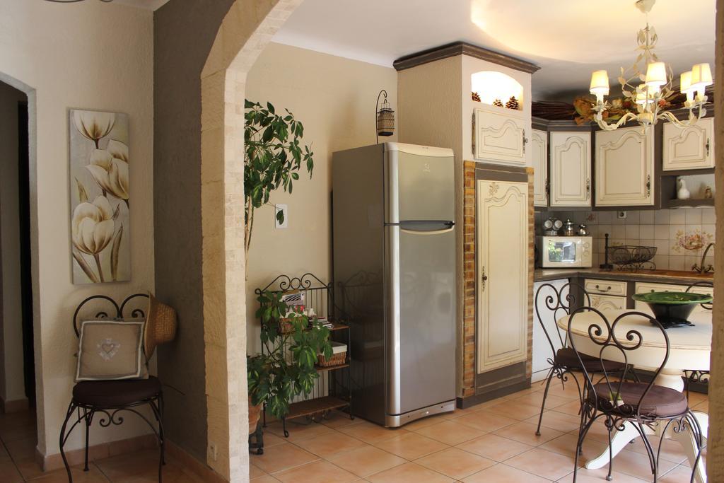 Gites Maisons De Vacances Domaine La Chamade Carpentras Room photo