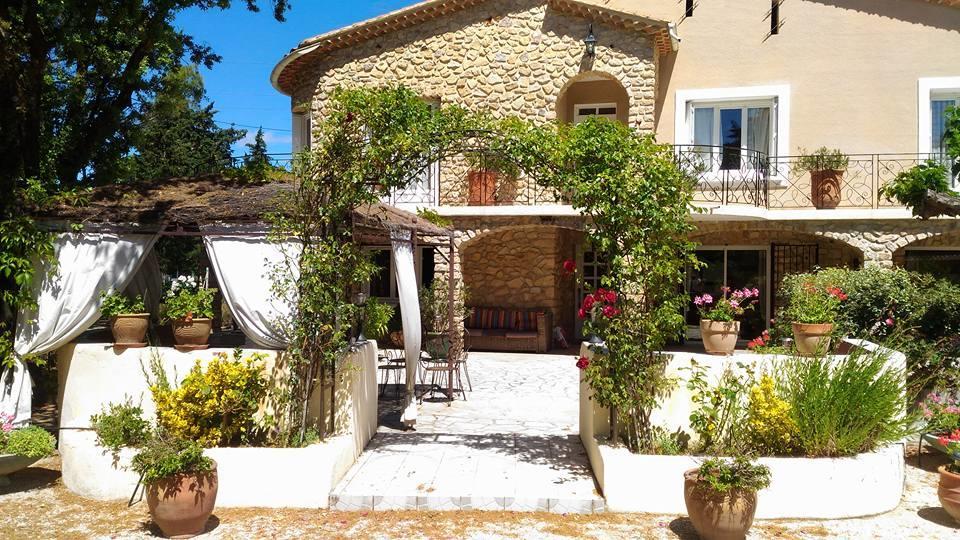 Gites Maisons De Vacances Domaine La Chamade Carpentras Exterior photo